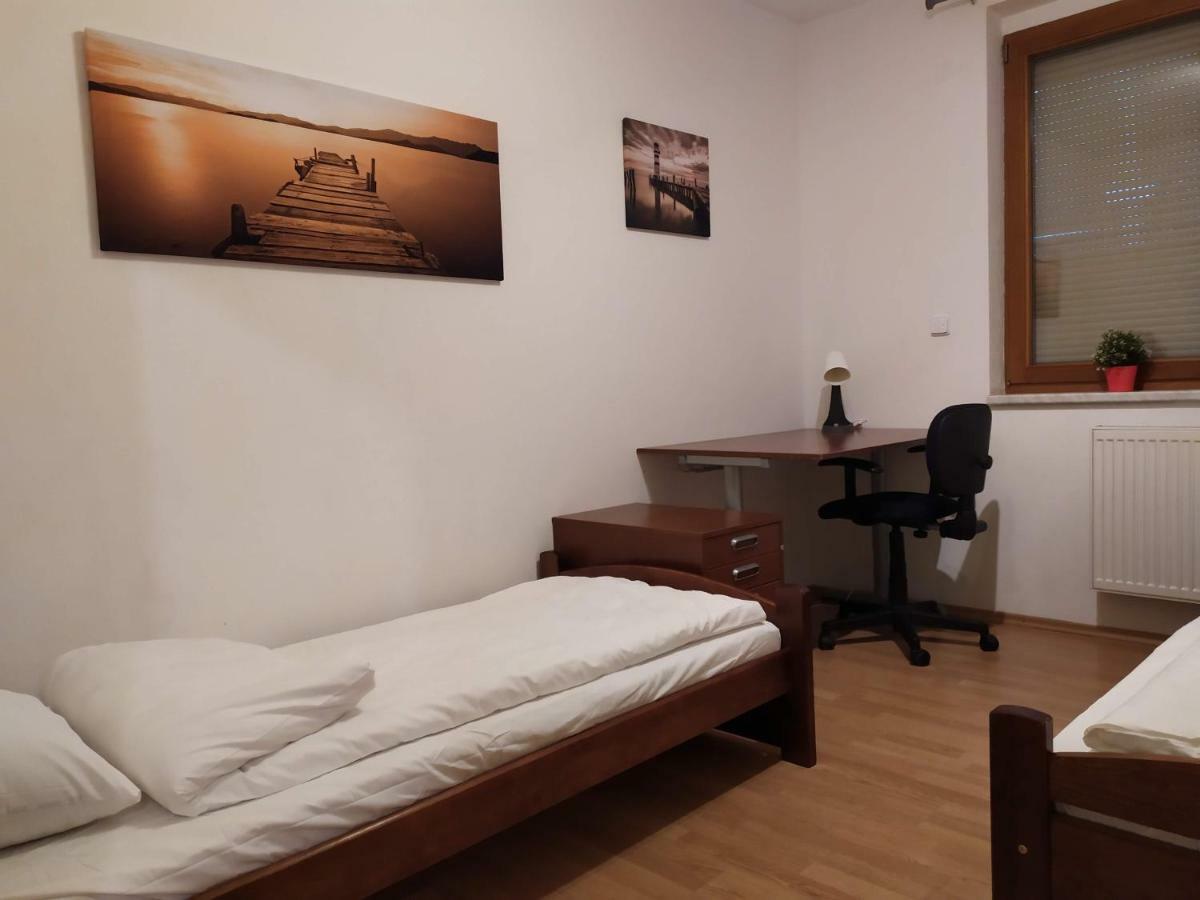 Kate & Jenny - Two-Level Apartment In The Old Town Bratislava Eksteriør billede